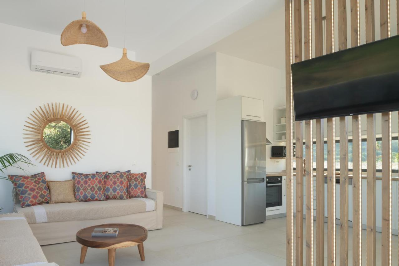 Pelagias Villa Lefka With Heated Pool Mathés エクステリア 写真